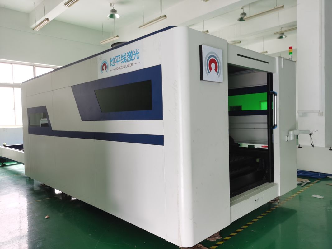 1500W 4000W CNC Fiber Lazer Kesim Makinesi IPG MAX 3015 Kapaklı Değişim Masası