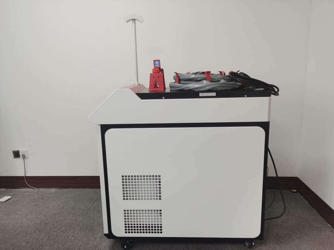 220v 3mm 8m El Lazer Kaynakçı Düzensiz Kaynak 1080nm