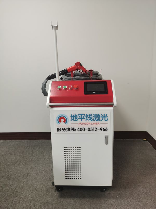 220v 3mm 8m El Lazer Kaynakçı Düzensiz Kaynak 1080nm