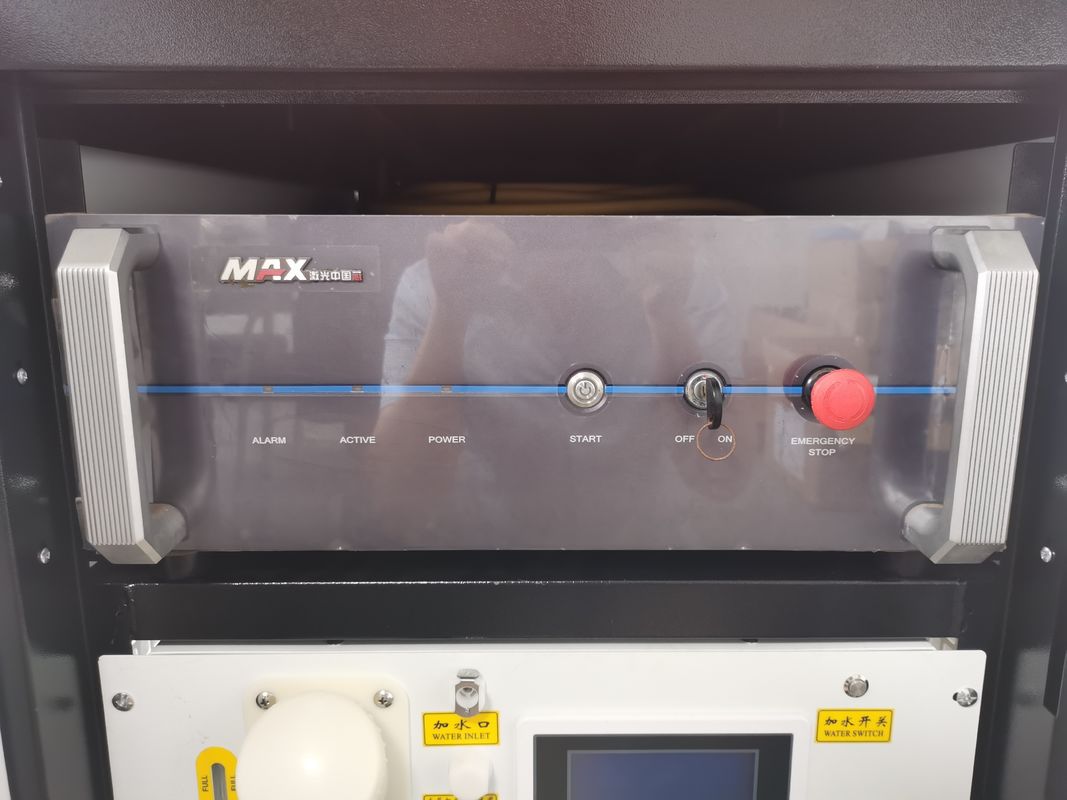 Otomatik Tel Besleyici El Tipi Lazer Kaynakçı 120mm/S 2000W CW Fiber Lazer Kaynak Makinesi