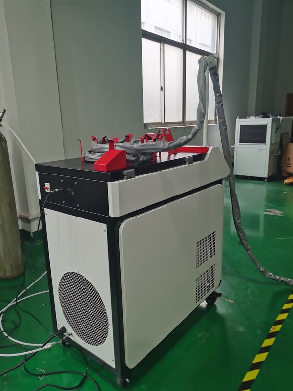 1060nm 30W Taşınabilir Lazer Kaynak Makinesi Hassas İşaretleme