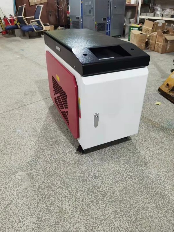 Metal için Yarım Ağırlık Otomatik Lazer Kaynakçı 220V 1500W